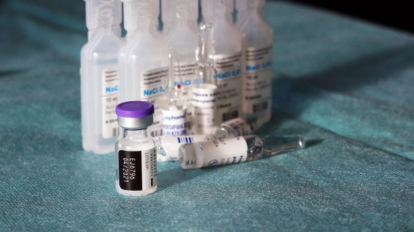 De ce a întrerupt Pfizer producția de vaccinuri anti-Covid?