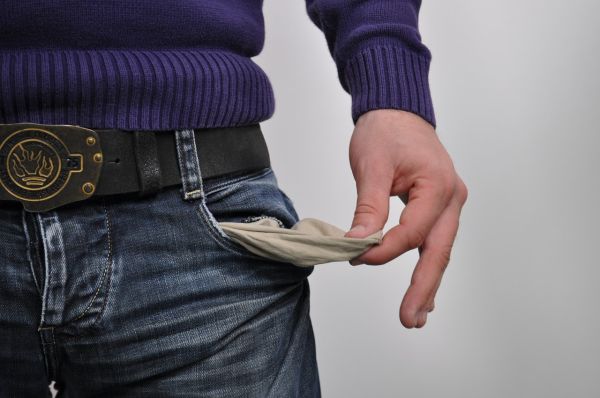 Bancuri despre bani și datorii: Dragă salariule, ce s-a întâmplat cu tine? Îmi dai impresia că mă ocolești
