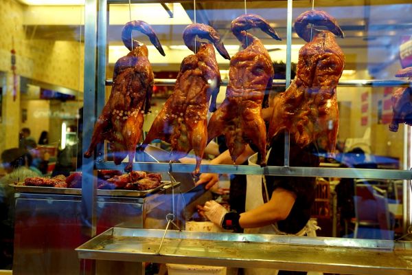 Merg doi soţi scoţieni la un restaurant chinezesc: De ce nu mâncaţi?