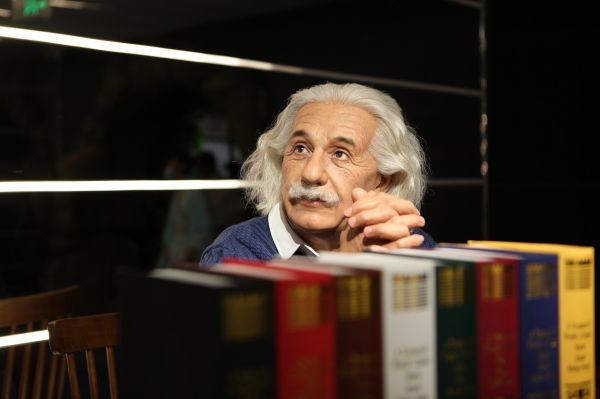 Top 13 citate inspiraționale care îi aparțin lui Albert Einstein