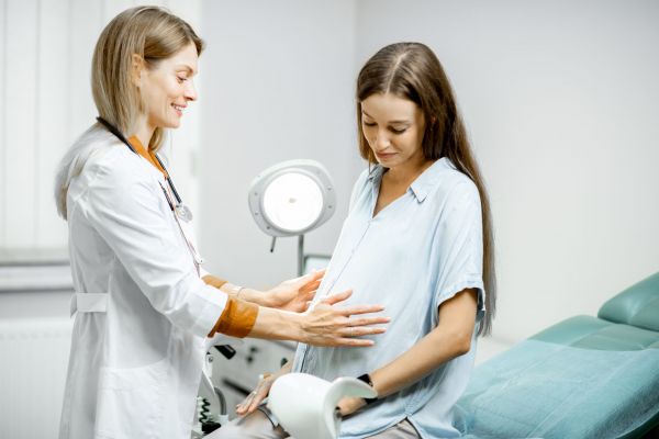 Alinuța: Domnule doctor, în ce poziție voi naște copilul?