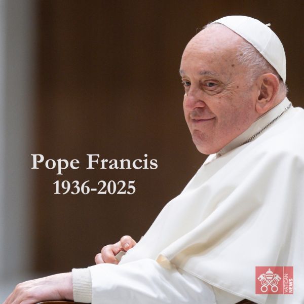 Umor molipsitor! Glumele care îl amuzau teribil pe Papa Francisc