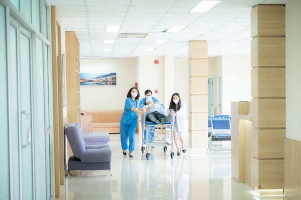 – M-am angajat și chiar din prima zi am ajuns la spital