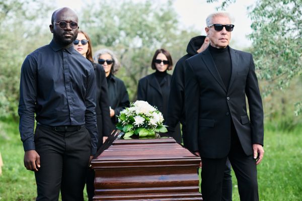 Bulă merge la înmormântarea unui coleg de muncă