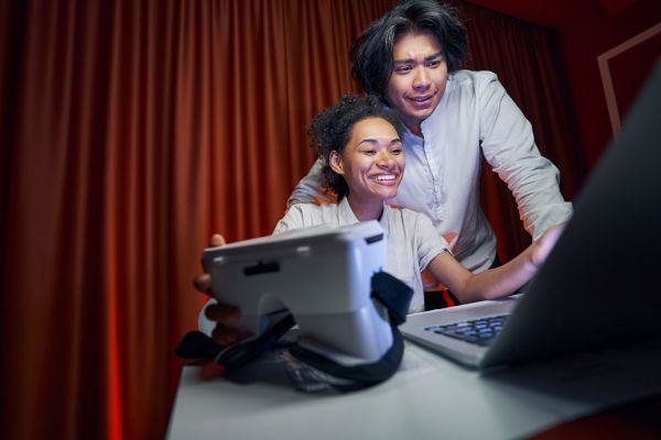 Un american, un japonez și un român se întrec în tehnologie