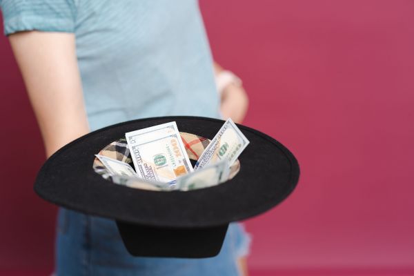 Ceaușescu vrea să mărească salariile