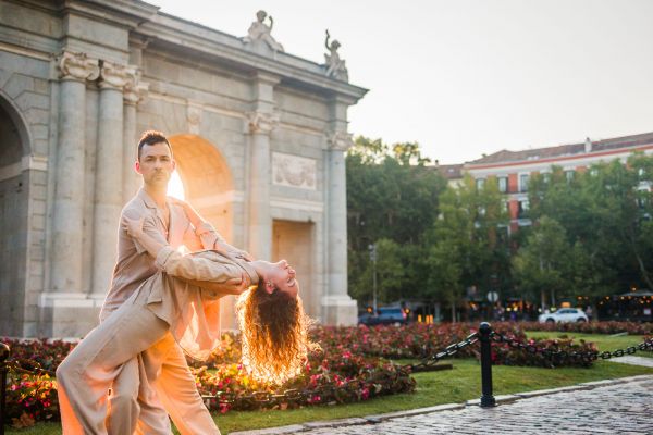 Bulă: - Îți place Madridul?