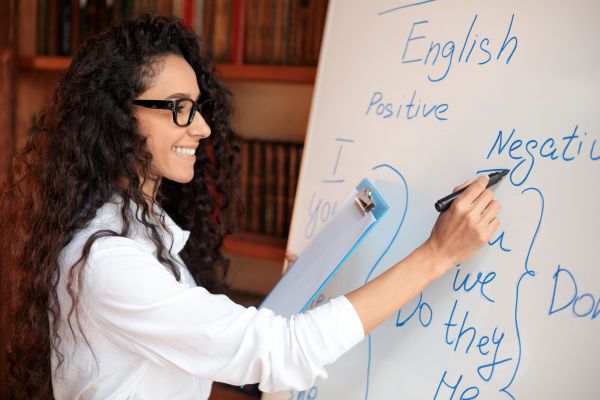 Discuție între Bulă și profesoara de Română