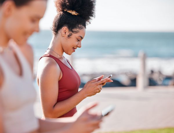 Un băiat către iubita lui, prin SMS:  -Aș face orice
