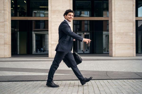 Bulă este în întârziere la muncă și o ceartă pe Bubulina