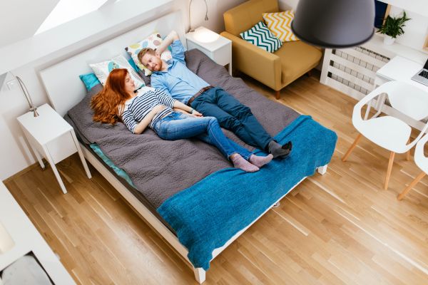 -La ora asta se vine acasă?!