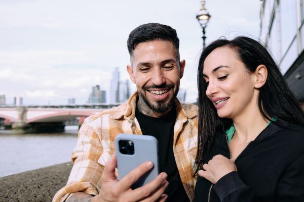 – Câți bărbați ai avut până acum? – Hmmm. Șase, Bulă!