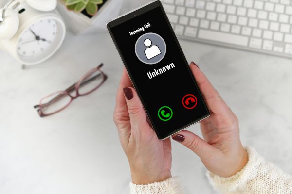 Bulă: - Iubita mi-a verificat telefonul