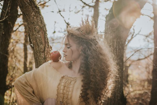 – Tată, de unde ne tragem?  Tatăl: – Din Adam și Eva.