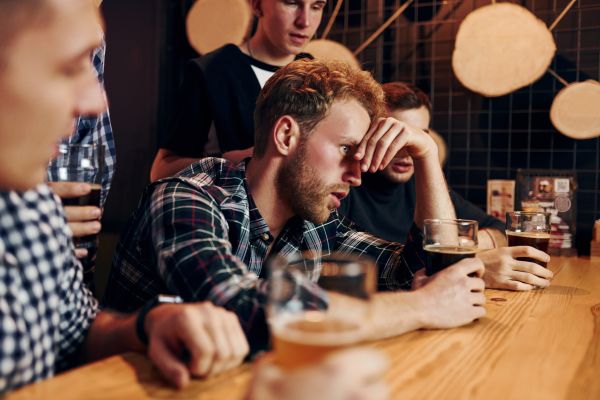 – Ioane, de ce eşti trist?