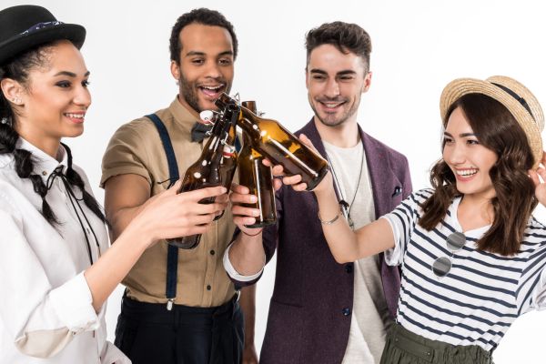 – Pot să mă duc cu băieții la bere?