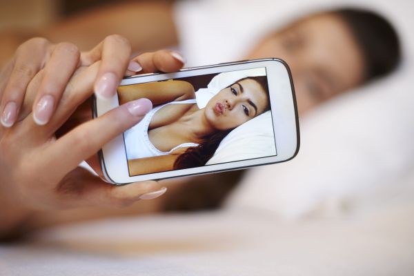 – Iubitule, în pat tu semeni cu un telefon