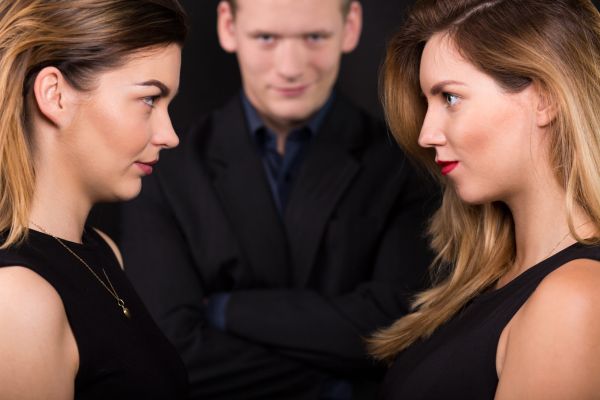 – lubitule, eu sunt geloasă?