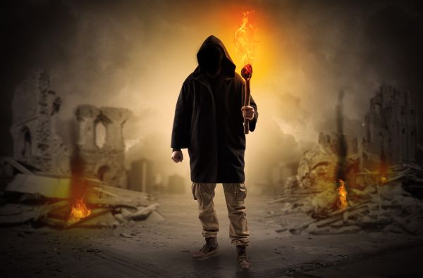 – Ce ai face dacă ai ști că mâine ar fi sfârșitul lumii?!?