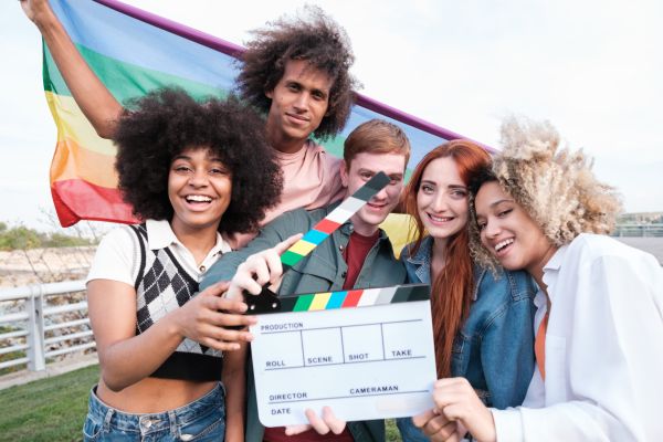 Elevii sunt puși să povestească un film