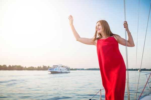 O domnișoară pleacă în croazieră