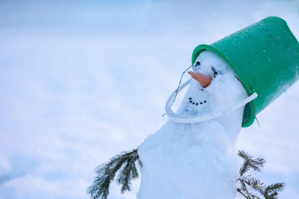 - Cum se salută doi oameni de zăpadă?