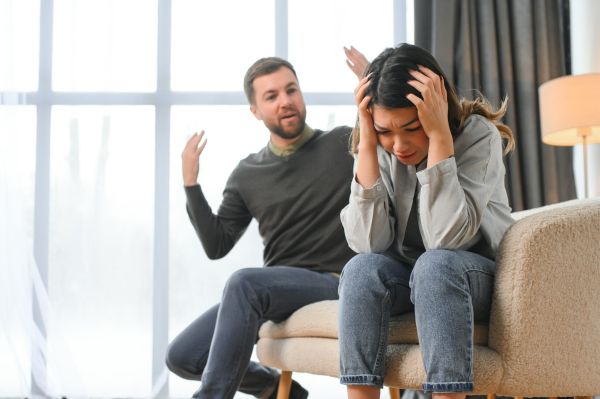 - Putem să vorbim fără să ne certăm?