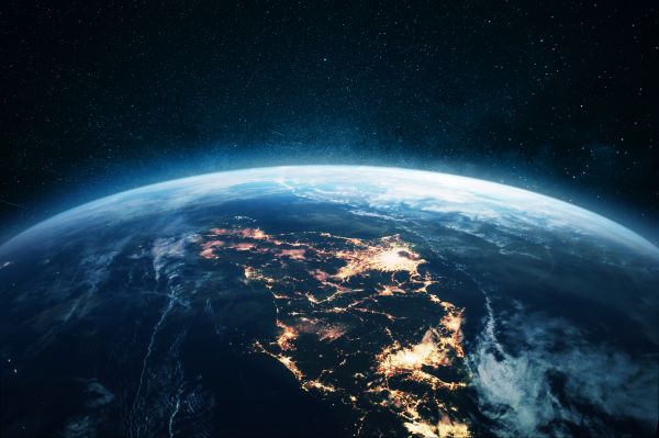 Profesorul: -Cine a spus că Pământul se învârte?