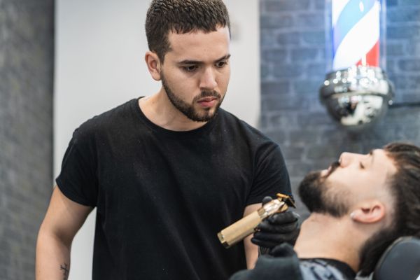 -Când mă bărbieresc dimineața, mă simt cu 10 ani mai tânăr