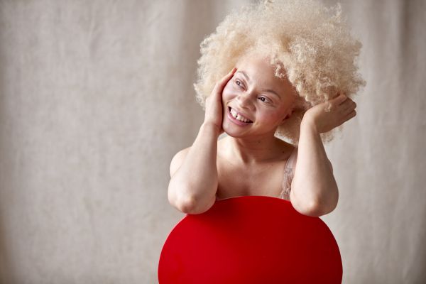 Bubulina îl găsește pe Bulă în pat cu o pitică