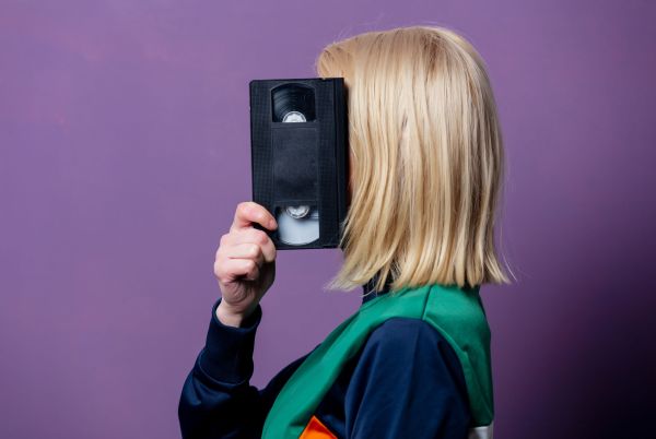 Bulă: - Nevastă-mea a găsit caseta cu filmarea de la nunta