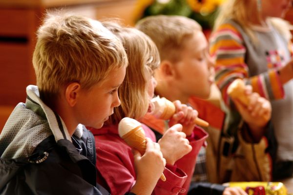 - Câți copii aveți? - 12