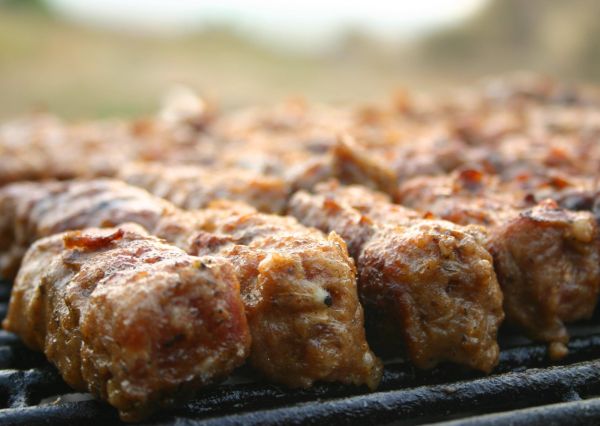 -Te invit la mine, facem un grătar