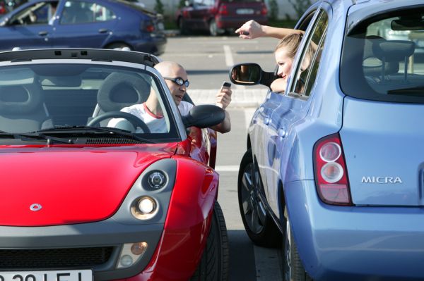 – La ce distanță v-ați aflat de locul accidentului?