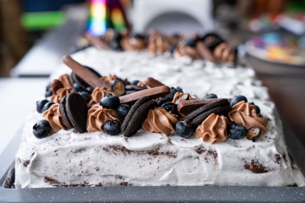 BULĂ: - Am fost să-mi cumpăr o prăjiturică fără lactoză