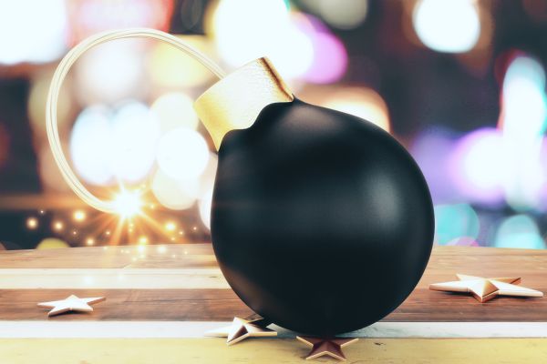 -Din ce e făcută o bombă românească?