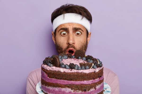 Medicul cumpără un tort pentru nevastă