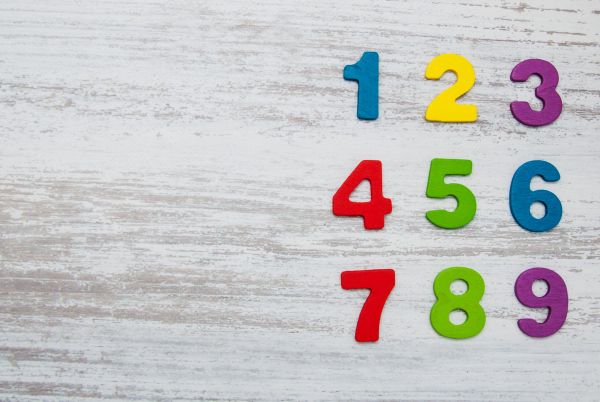 -Alege un număr de la 1 la 50