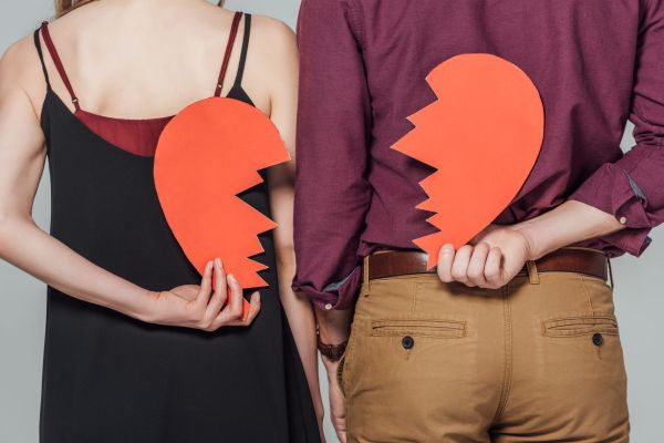 BULĂ: -Nevastă-mea mi-a zis că mă părăseşte