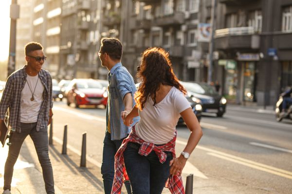 Se întâlnesc Bulă și Ștrulă pe stradă