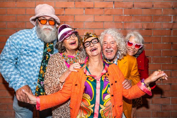 - Măi, Ioane, ție îți plac babele?