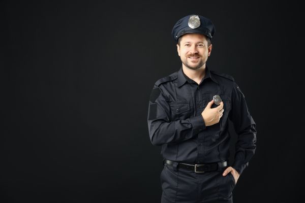 Un polițist se intâlnește cu un coleg