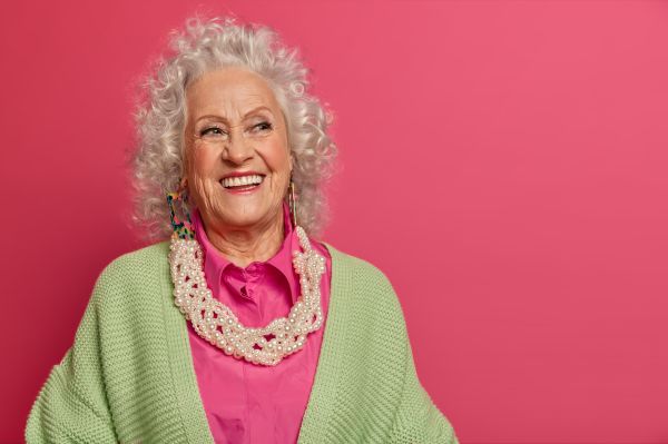 Alinuța: - Ieri, iubi m-a alintat cu ”băbuța mea dragă”