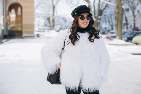 - Ce haină frumoasă ai. De la ce animal?