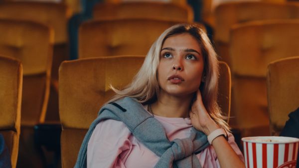 Un tătic cu băiețelul la cinema