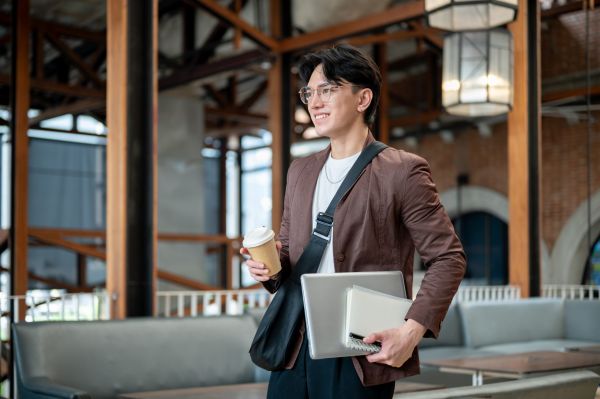 – Cu ce te ocupi, Bulă?