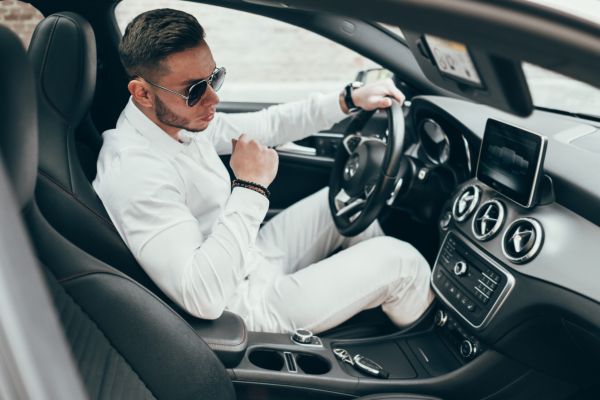 Fiul unui procuror a lovit Mercedesul unui fiu de parlamentar