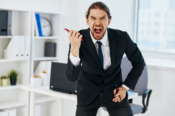 Un sfat de la șef pentru subalterni