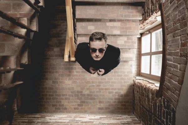 Doi tipi vor să evadeze