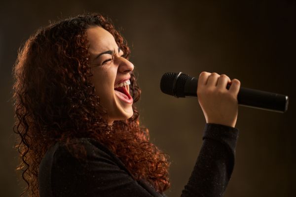 - Mama mea spune că am voce…